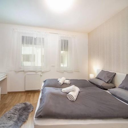 Grace Pine Apartment 1 布达佩斯 外观 照片