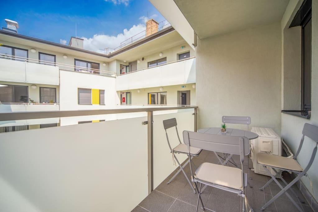 Grace Pine Apartment 1 布达佩斯 外观 照片