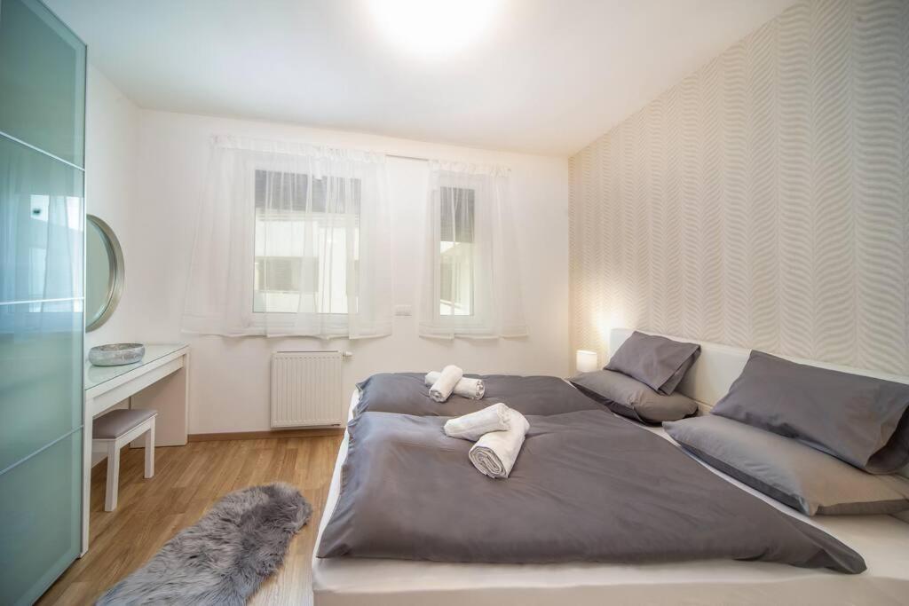 Grace Pine Apartment 1 布达佩斯 外观 照片