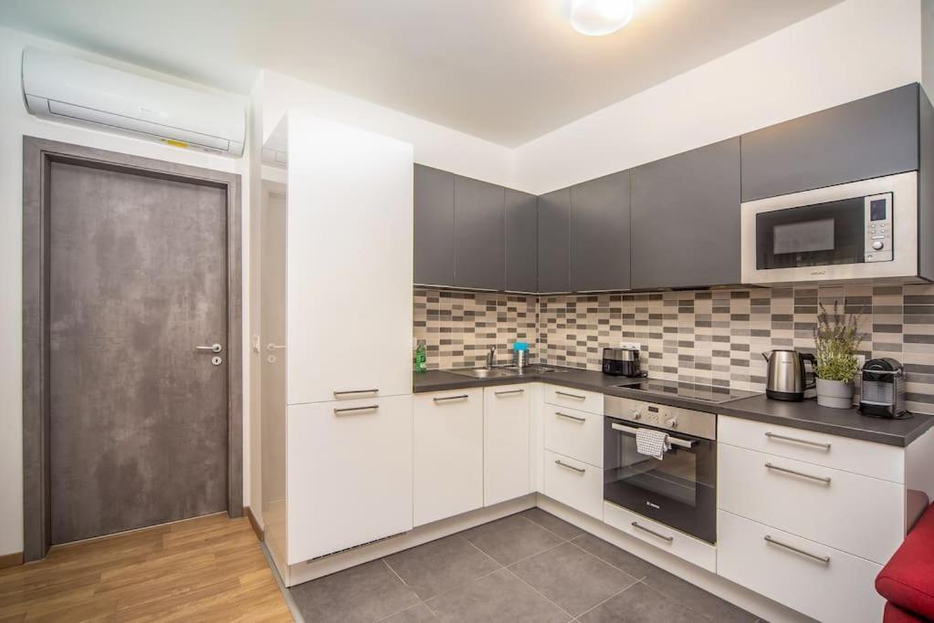 Grace Pine Apartment 1 布达佩斯 外观 照片